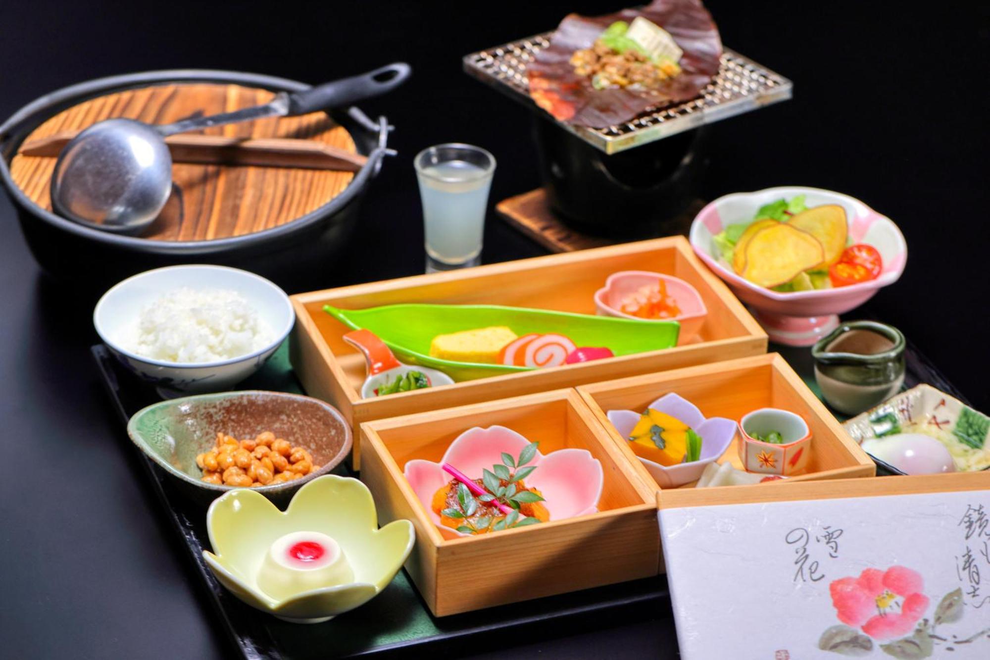 Miyama Ouan Kyoritsu Resort Takayama  Esterno foto A Japanese meal