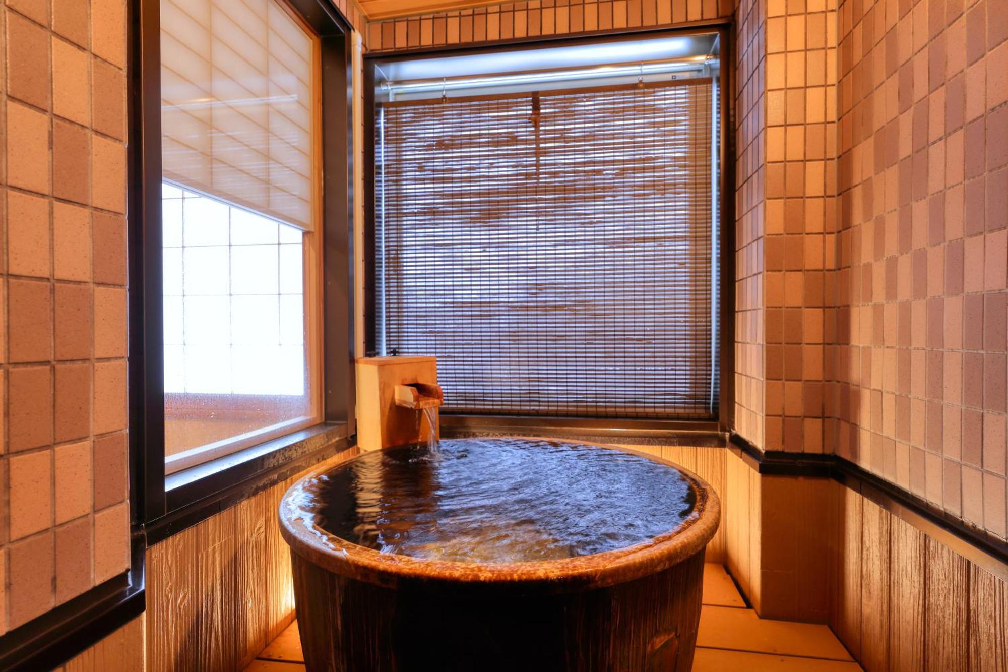 Miyama Ouan Kyoritsu Resort Takayama  Esterno foto A private onsen